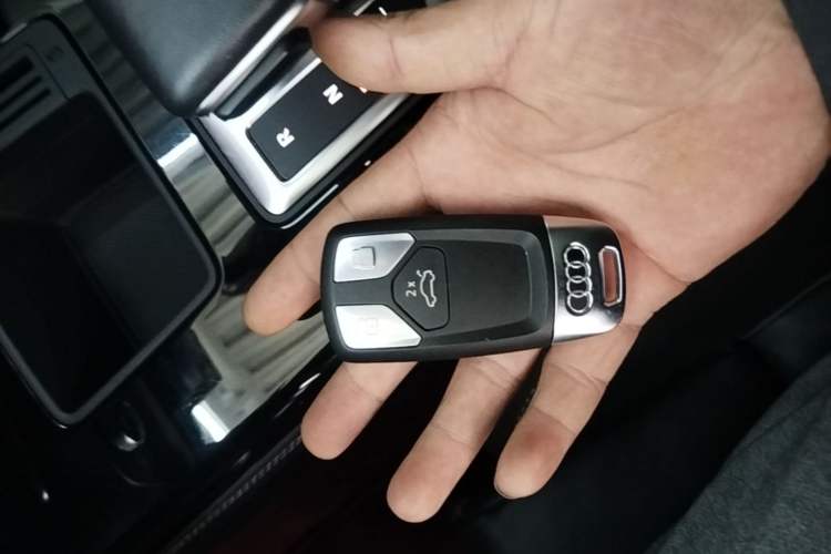 Used Audi Q5L 2022 Updated 40T Luxury Dynamic Edition Vehicle Key