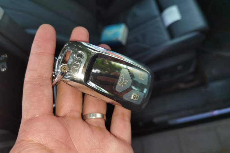 Used Audi Q5L 2022 40T Luxury Dynamic Model Vehicle Key