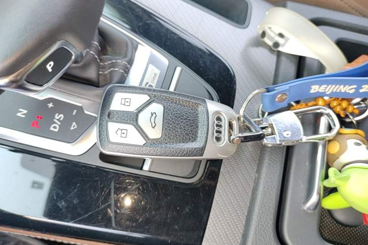 Used Audi Q5L 2022 Updated 40T Luxury Dynamic Edition Vehicle Key