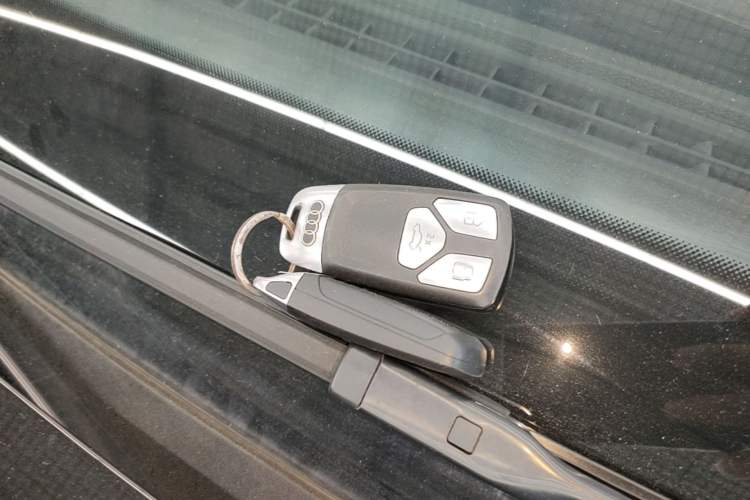Used Audi Q5L 2022 40T Luxury Dynamic Model Vehicle Key