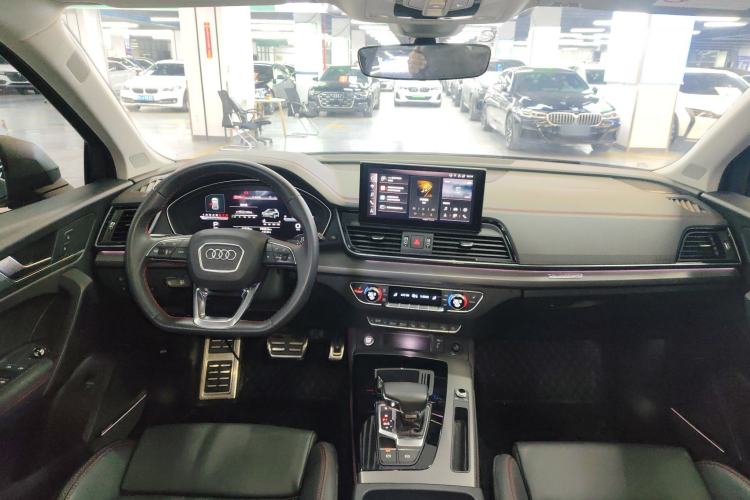 Used Audi Q5L 2022 40T RS Package Performance Model Center Console