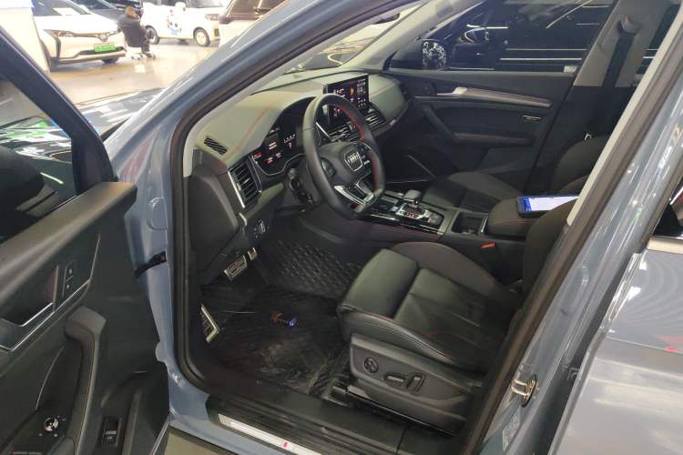 Used Audi Q5L 2022 40T RS Package Performance Model Driver Seat