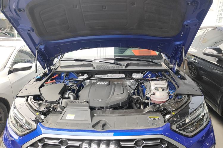 Used Audi Q5L 2022 Updated 40T Luxury Dynamic Edition Engine Bay