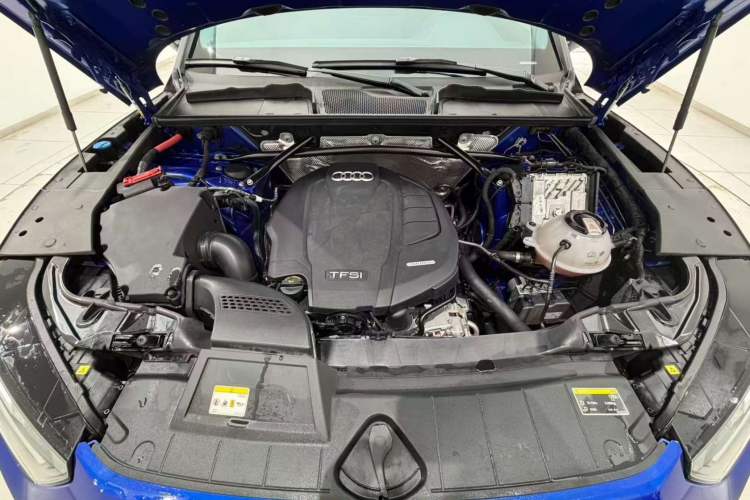 Used Audi Q5L 2022 45T Luxury Dynamic Model Engine Bay