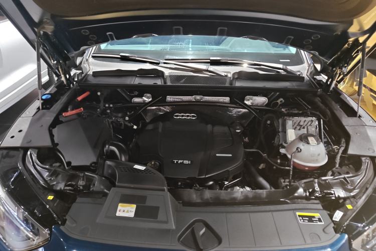 Used Audi Q5L 2022 Updated 45T Luxury Dynamic Version Engine Bay