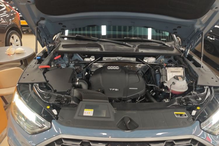 Used Audi Q5L 2022 40T RS Package Performance Model Engine Bay