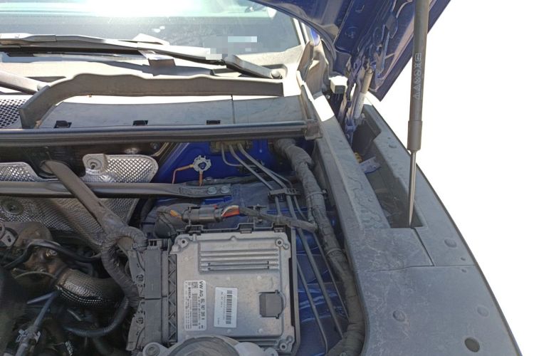 Used Audi Q5L 2022 40T RS Package Performance Model Engine Bay Left