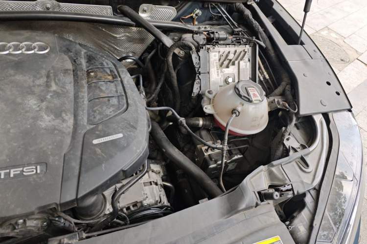 Used Audi Q5L 2022 Updated 45T Prestige Dynamic Edition Engine Bay Left