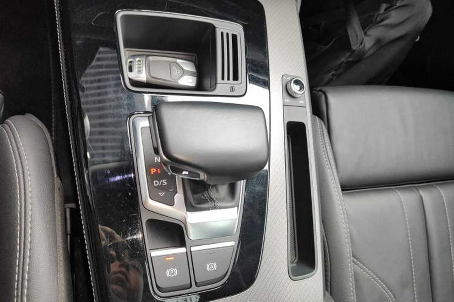 Used Audi Q5L 2022 Updated 40T Luxury Dynamic Edition Gear Lever
