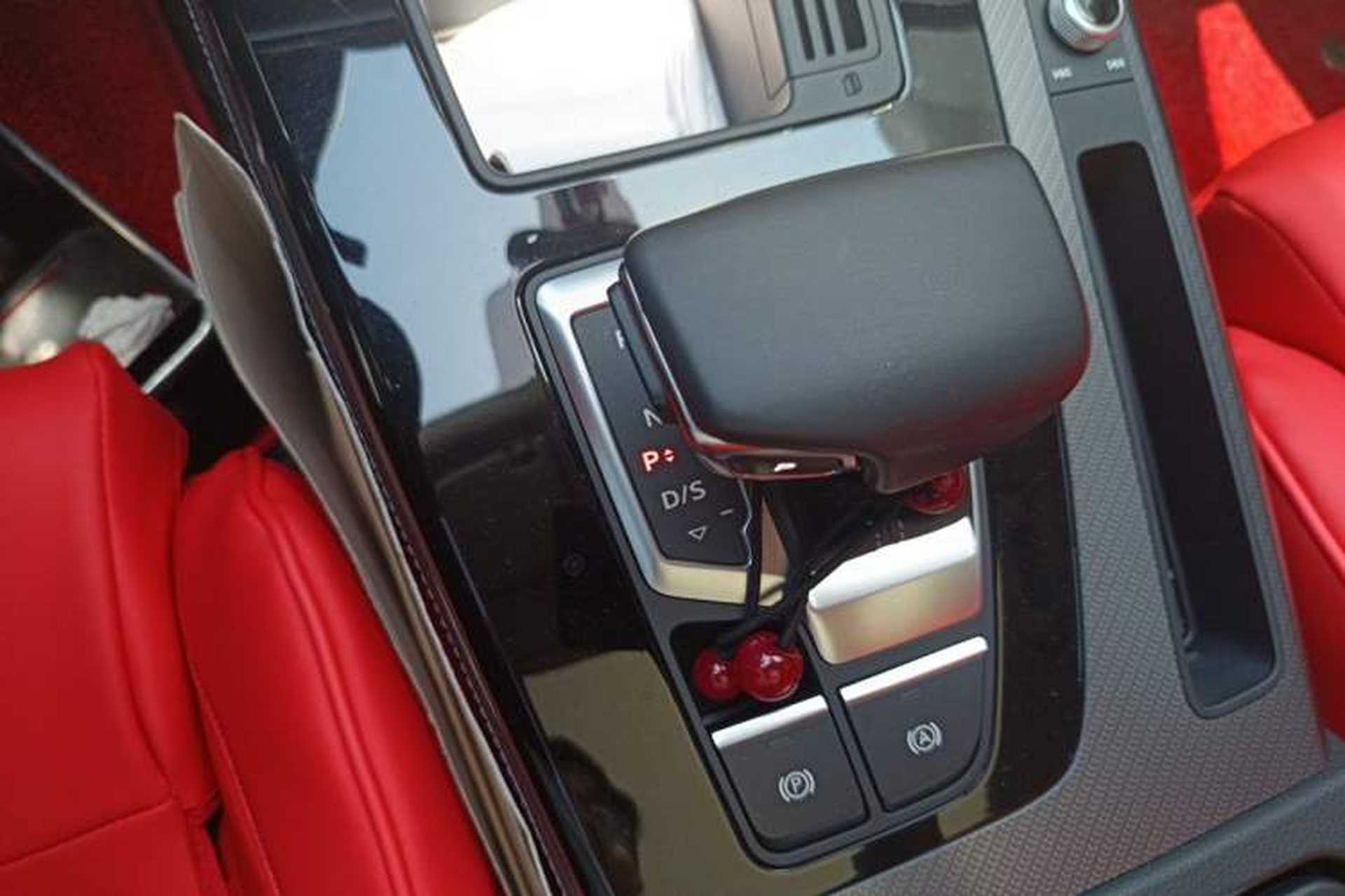 Used Audi Q5L 2022 40T RS Package Performance Model Gear Lever