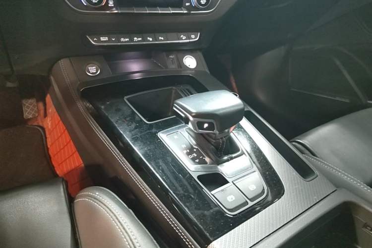 Used Audi Q5L 2022 45T Luxury Dynamic Model Gear Lever