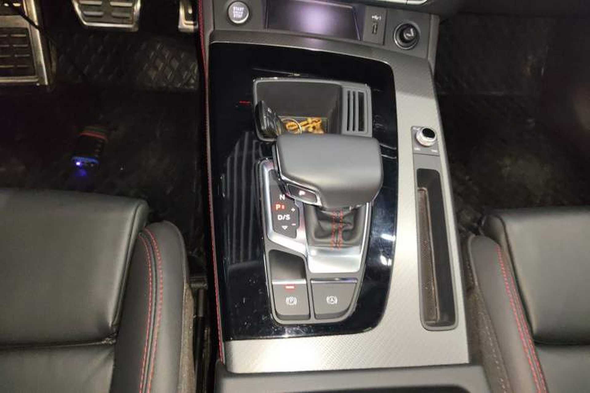 Used Audi Q5L 2022 40T RS Package Performance Model Gear Lever