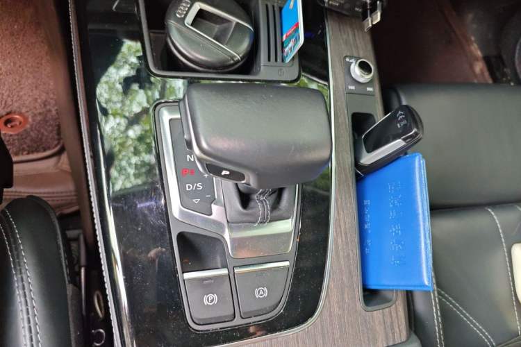 Used Audi Q5L 2022 Updated 45T Prestige Dynamic Edition Gear Lever