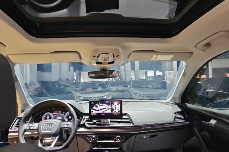 Used Audi Q5L 2022 Updated 45T Luxury Dynamic Version Headliner