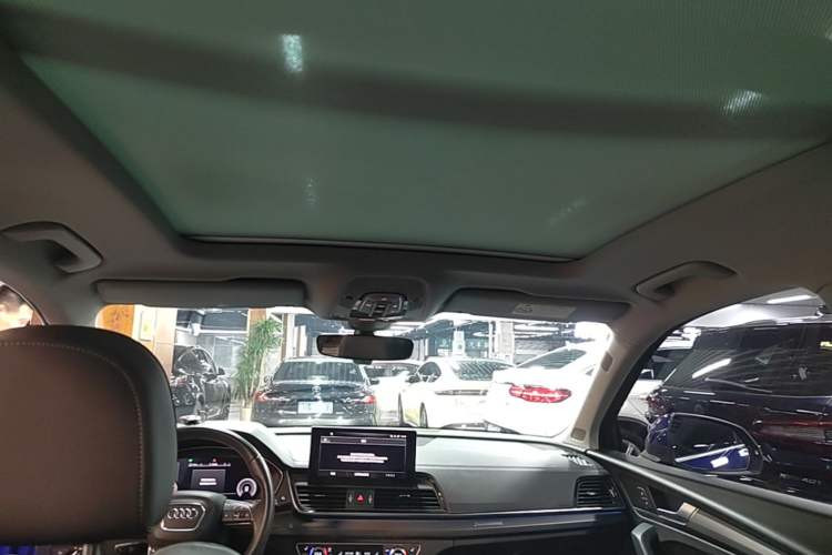 Used Audi Q5L 2022 45T Luxury Dynamic Model Headliner