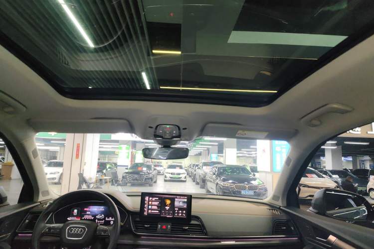 Used Audi Q5L 2022 40T RS Package Performance Model Headliner