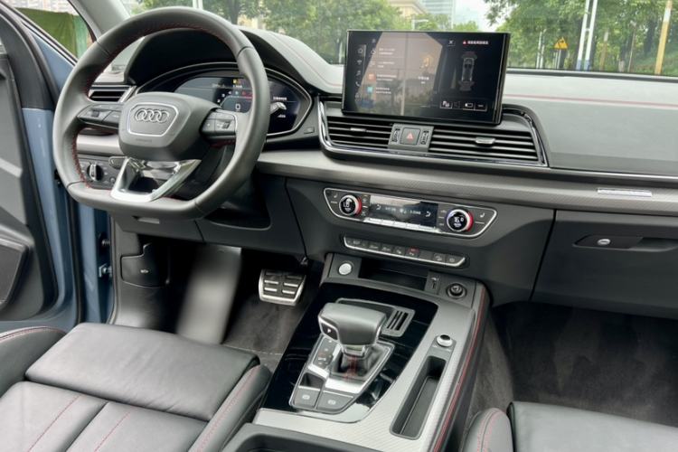 Used Audi Q5L 2022 40T RS Package Performance Model Interior 1
