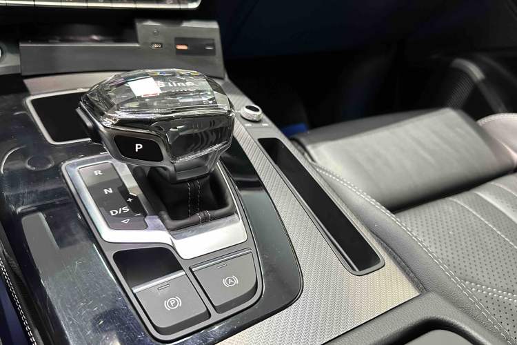 Used Audi Q5L 2022 Updated 45T Luxury Dynamic Version Interior 10