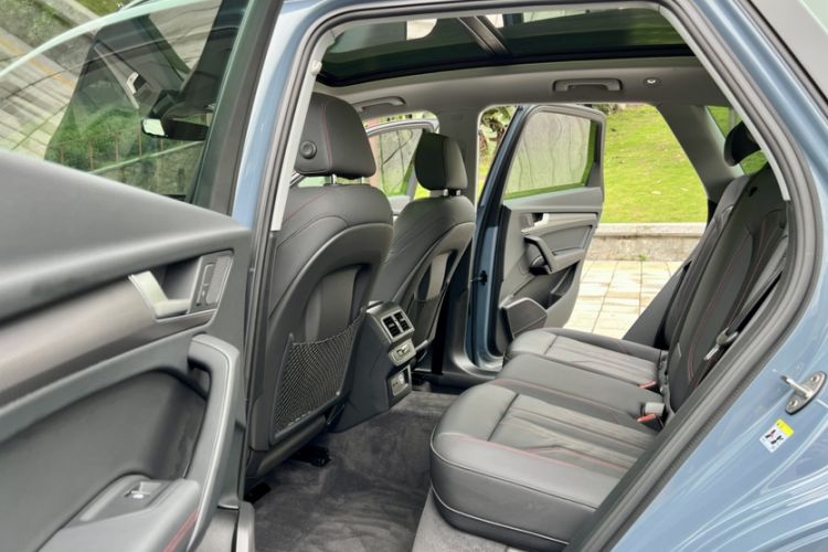 Used Audi Q5L 2022 40T RS Package Performance Model Interior 14