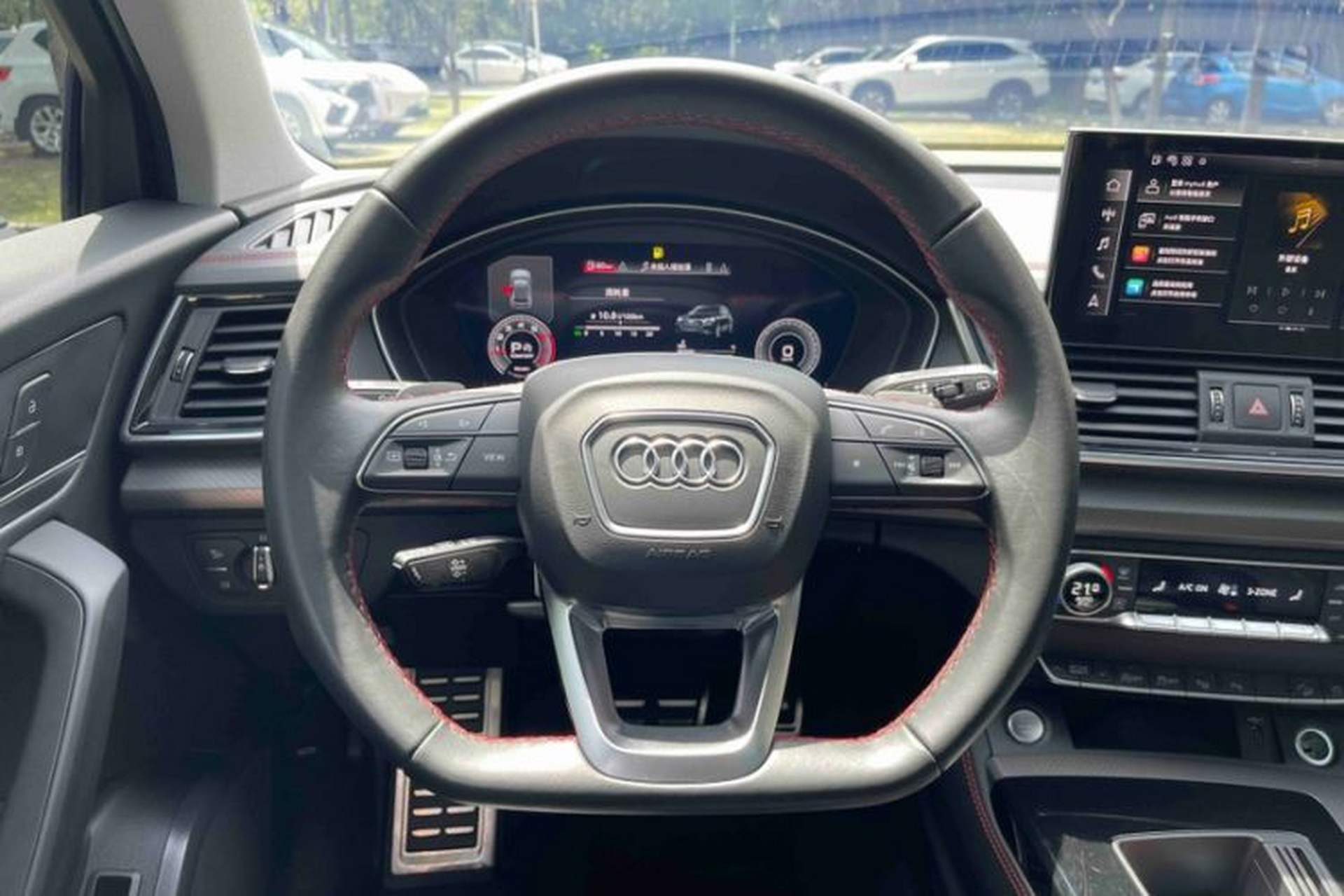 Used Audi Q5L 2022 40T RS Package Performance Model Interior 2