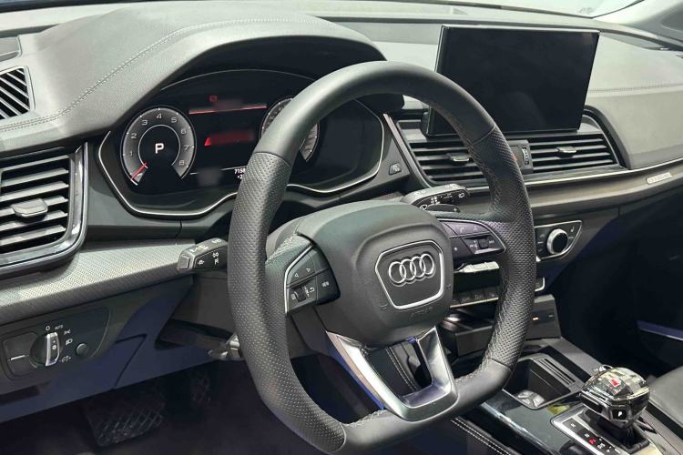 Used Audi Q5L 2022 Updated 45T Luxury Dynamic Version Interior 5