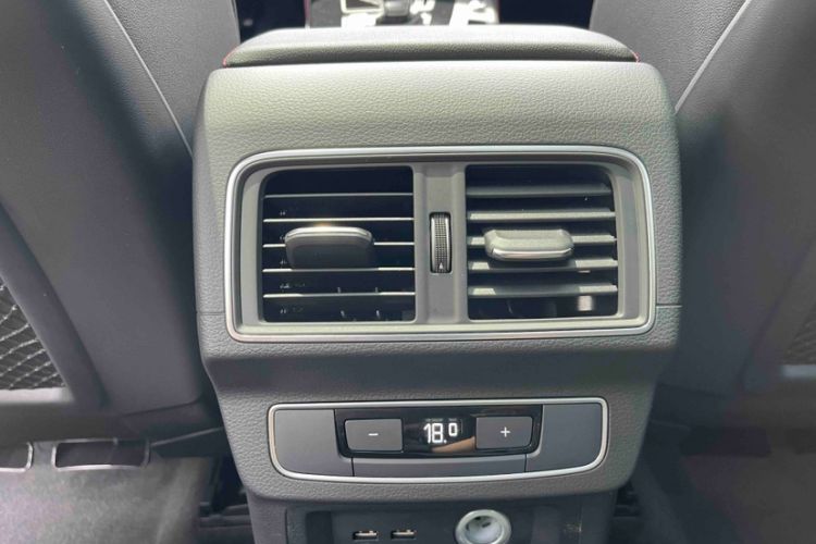 Used Audi Q5L 2022 40T RS Package Performance Model Interior 8