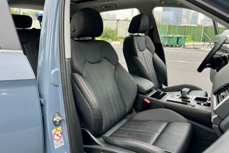 Used Audi Q5L 2022 40T RS Package Performance Model Interior 8
