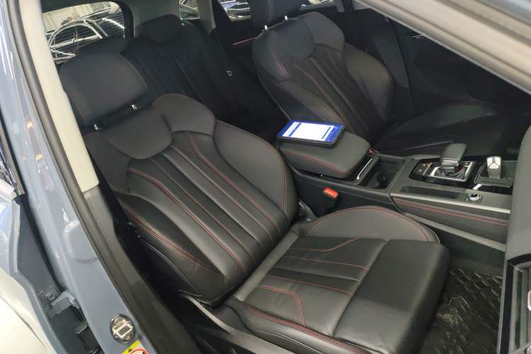 Used Audi Q5L 2022 40T RS Package Performance Model Right Front Seat