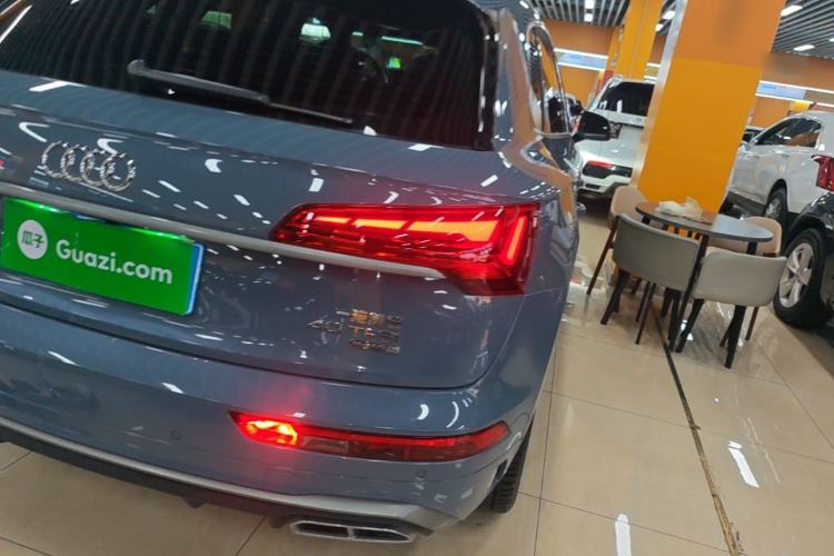 Used Audi Q5L 2022 40T RS Package Performance Model Right Rear Taillight