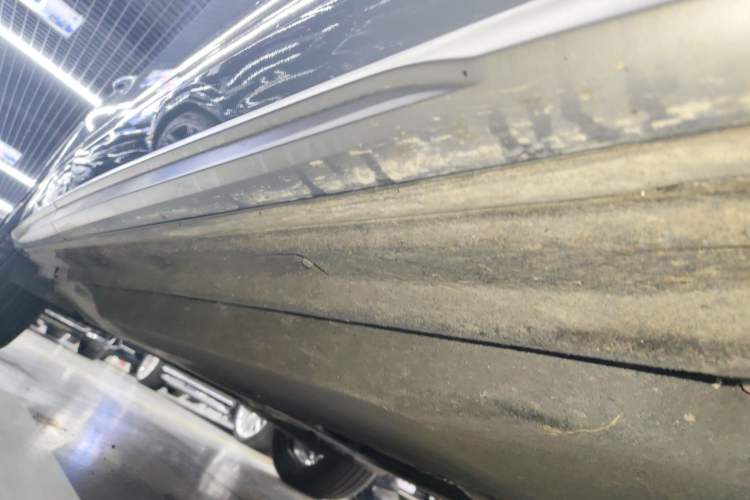 Used Audi Q5L 2022 40T RS Package Performance Model Right Side Sill
