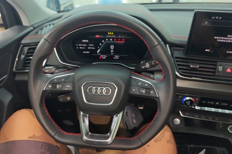 Used Audi Q5L 2022 40T RS Package Performance Model Steering Wheel