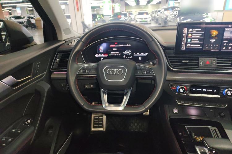 Used Audi Q5L 2022 40T RS Package Performance Model Steering Wheel