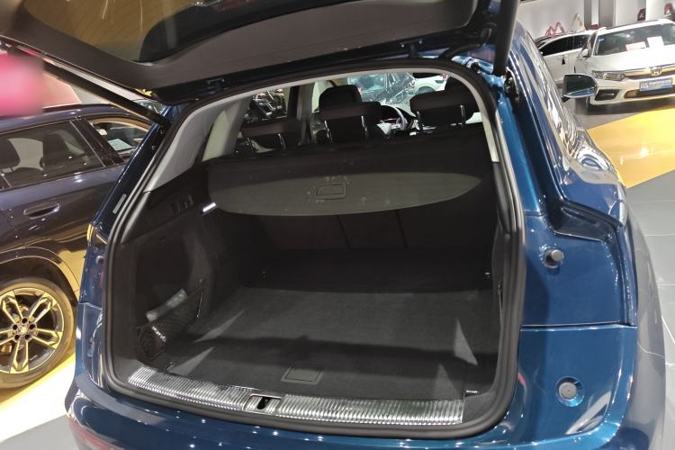 Used Audi Q5L 2022 Updated 45T Luxury Dynamic Version Trunk