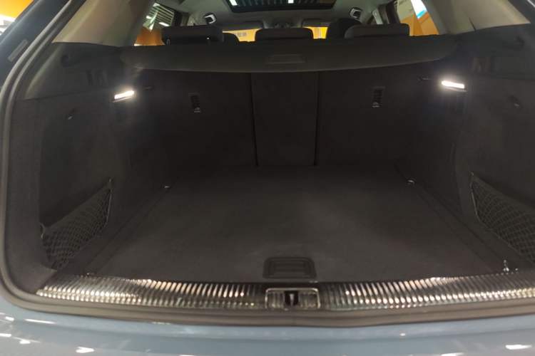 Used Audi Q5L 2022 40T RS Package Performance Model Trunk