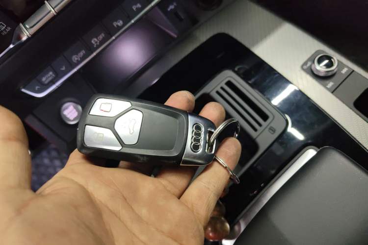 Used Audi Q5L 2022 40T RS Package Performance Model Vehicle Key