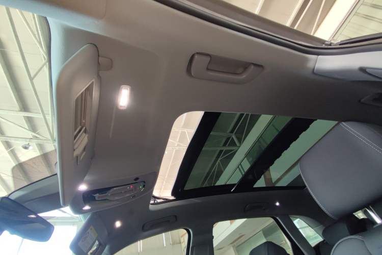 Used Audi Q5L 2022 Updated 45T Luxury Dynamic Version Headliner