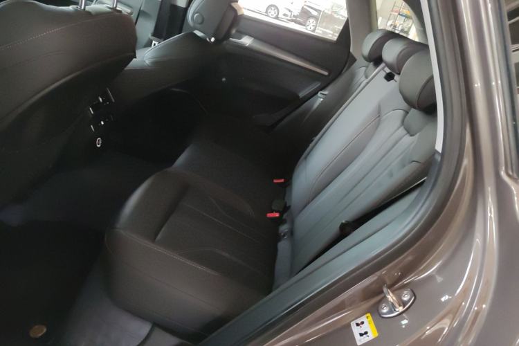 Used Audi Q5L 2022 Updated 45T Luxury Dynamic Version Interior 4