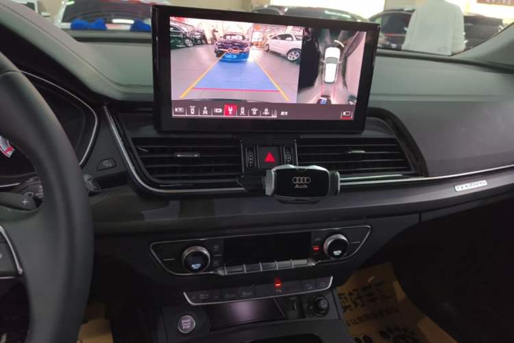 Used Audi Q5L 2022 40T Fashionable and Dynamic Model Audio And AC Panel