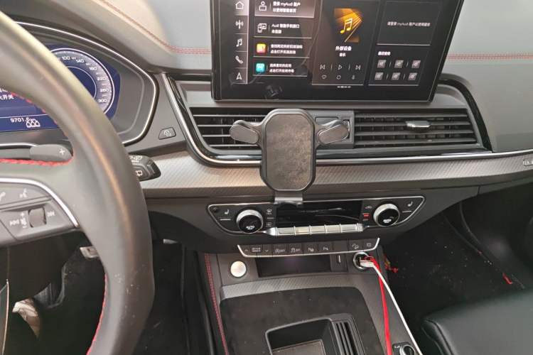 Used Audi Q5L 2022 40T RS Package Performance Model Audio And AC Panel