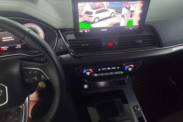 Used Audi Q5L 2022 40T Luxury Dynamic Model Audio And AC Panel