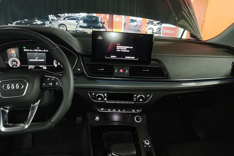 Used Audi Q5L 2022 40T Luxury Dynamic Model Audio And AC Panel