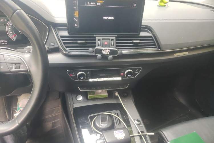 Used Audi Q5L 2022 40T Luxury Dynamic Model Audio And AC Panel
