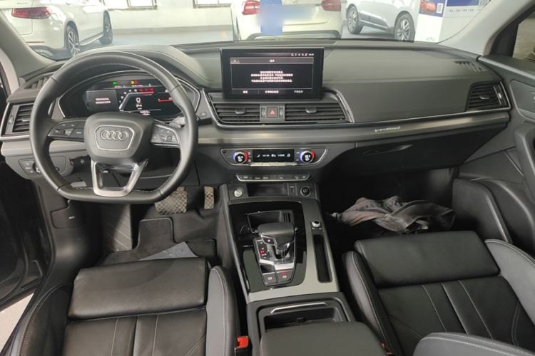 Used Audi Q5L 2022 40T Fashionable and Dynamic Model Center Console