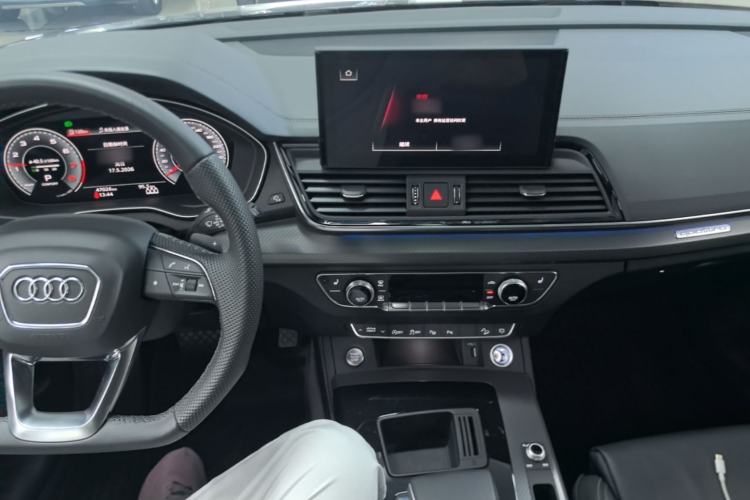 Used Audi Q5L 2022 Updated 45T Luxury Dynamic Version Center Console