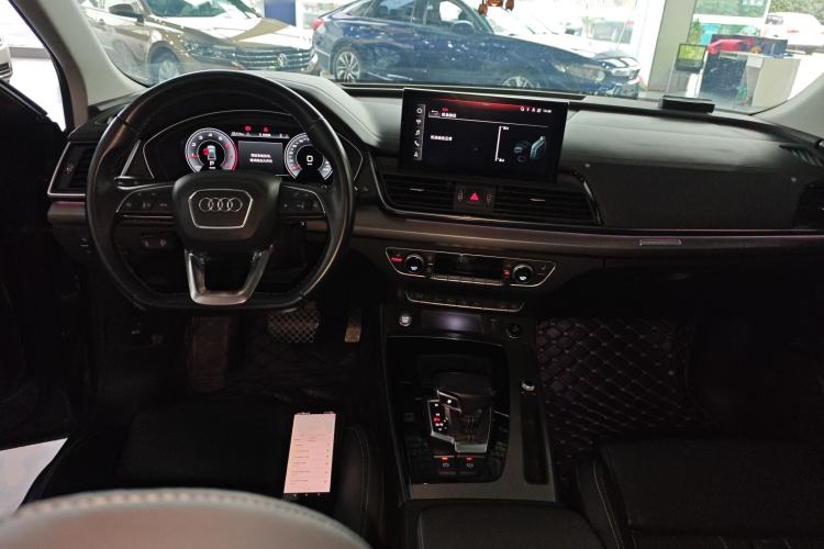 Used Audi Q5L 2022 40T Luxury Dynamic Model Center Console