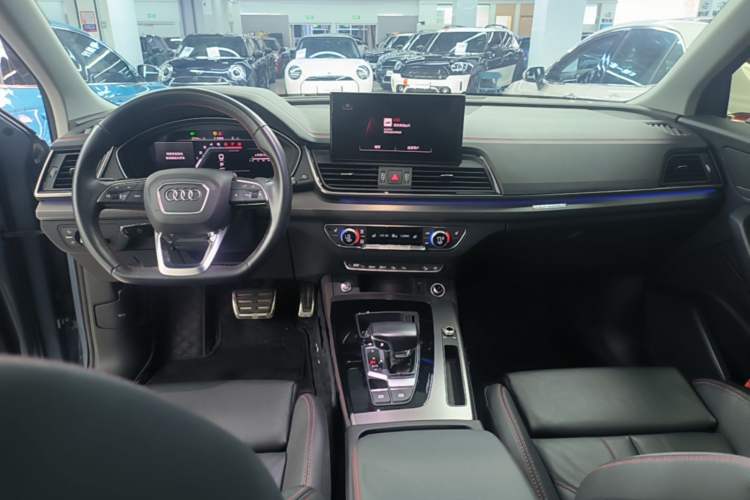 Used Audi Q5L 2022 40T RS Package Performance Model Center Console