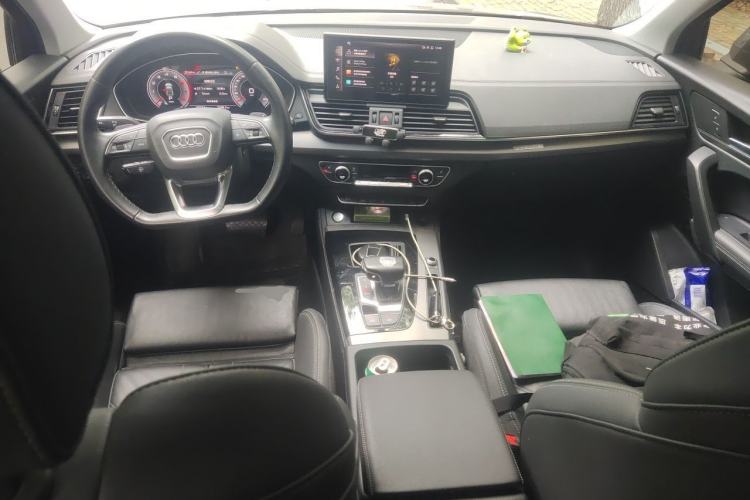Used Audi Q5L 2022 40T Luxury Dynamic Model Center Console