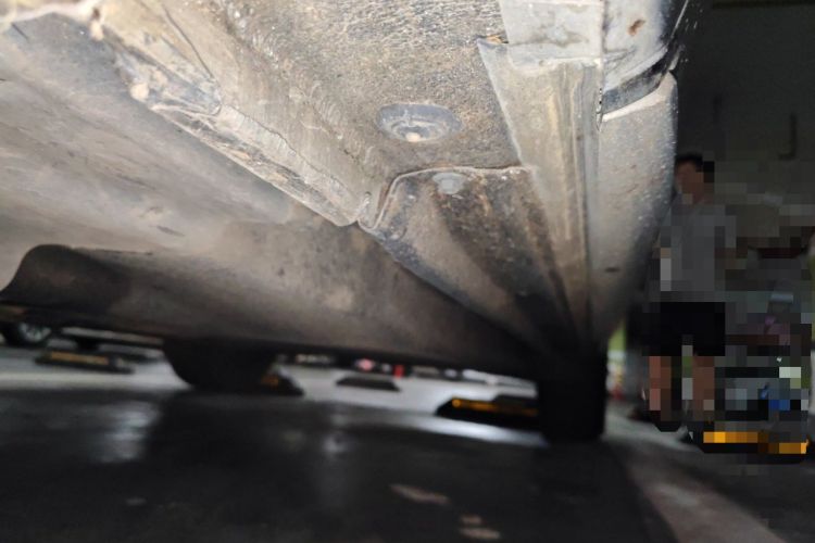 Used Audi Q5L 2022 40T Fashionable and Dynamic Model Chassis Front Left
