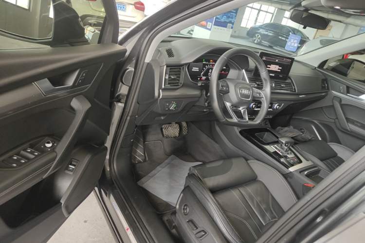 Used Audi Q5L 2022 40T Fashionable and Dynamic Model Driver Seat