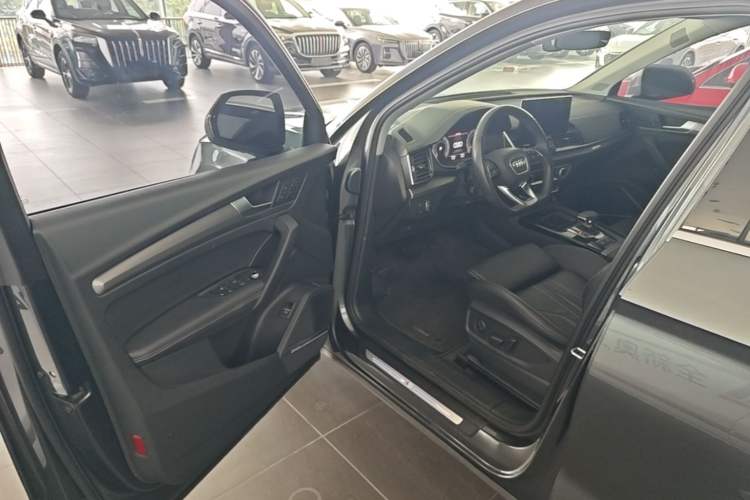 Used Audi Q5L 2022 Updated 45T Luxury Dynamic Version Driver Seat